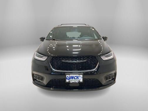 2024 Chrysler Pacifica Touring-L