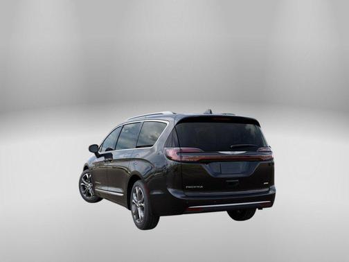 2026 Chrysler Pacifica Pinnacle AWD