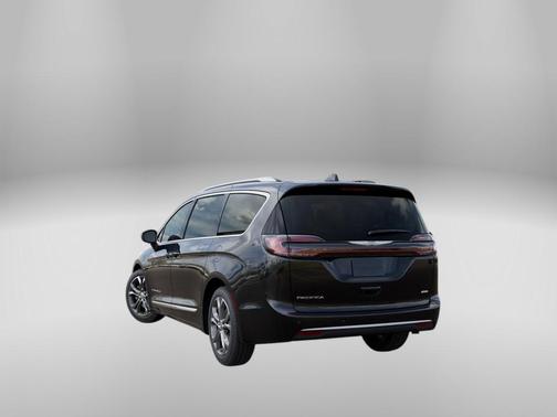 2026 Chrysler Pacifica Pinnacle AWD