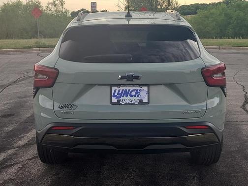 Green 2025 Chevrolet Trax ACTIV