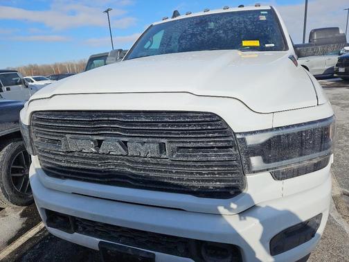 Bright White Clearcoat 2022 RAM 2500 Laramie