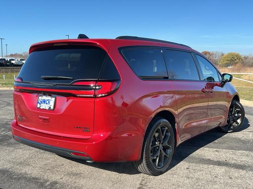 2026 Chrysler Pacifica Limited