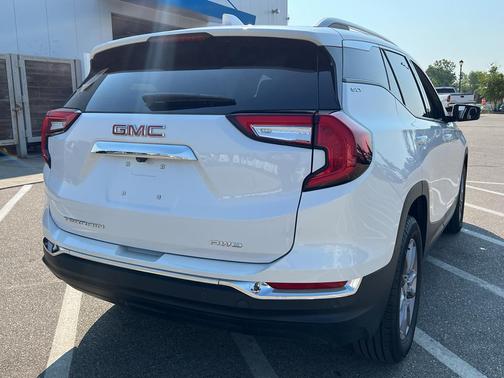 2023 GMC Terrain SLT