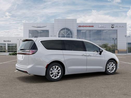 Bright White Clearcoat 2026 Chrysler Pacifica Select AWD
