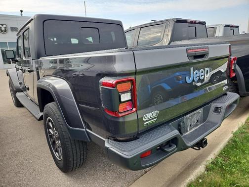 2022 Jeep Gladiator Overland