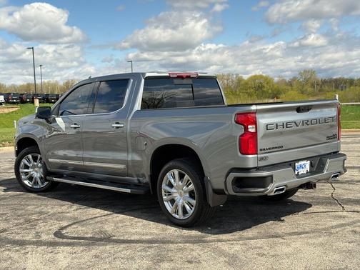 Sterling Gray Metallic 2025 Chevrolet Silverado 1500 High Country