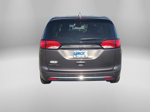 Granite Crystal Clearcoat Metallic 2018 Chrysler Pacifica Touring Plus