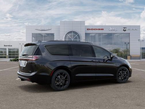 Diamond Black 2026 Chrysler Pacifica Limited