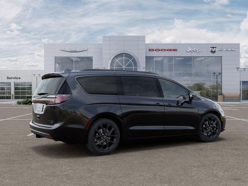 Diamond Black 2026 Chrysler Pacifica Limited