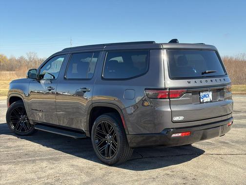 Metallic 2024 Jeep Wagoneer Series II
