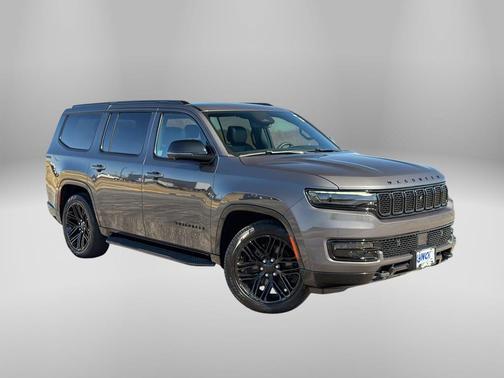 Metallic 2024 Jeep Wagoneer Series II