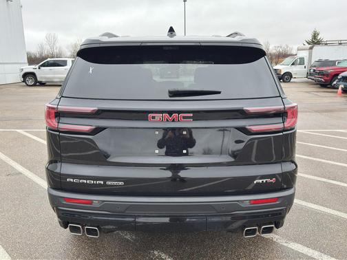 2024 GMC Acadia AT4