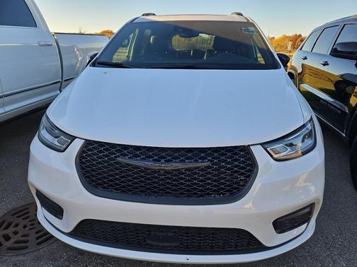 2024 Chrysler Pacifica Touring-L