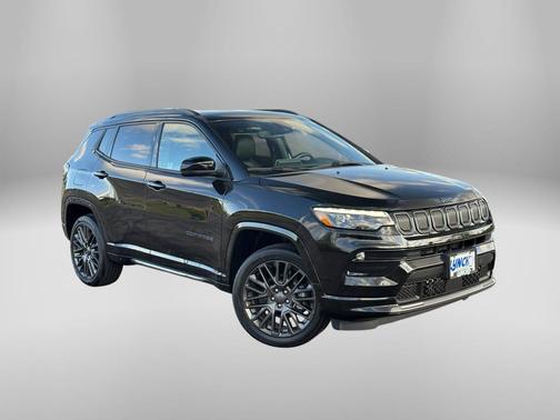 Diamond Black 2022 Jeep Compass Altitude