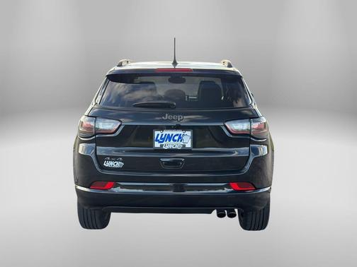 Diamond Black 2022 Jeep Compass Altitude