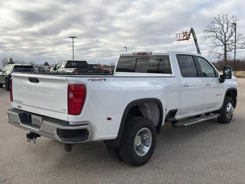 Summit White 2025 Chevrolet Silverado 3500 LT