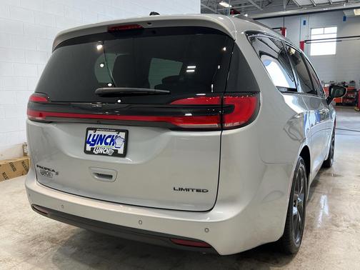 2024 Chrysler Pacifica Limited