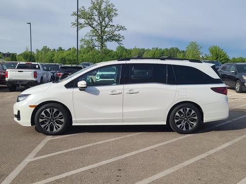Platinum White Pearl 2026 Honda Odyssey Elite