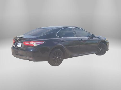 Midnight Black Metallic 2018 Toyota Camry LE