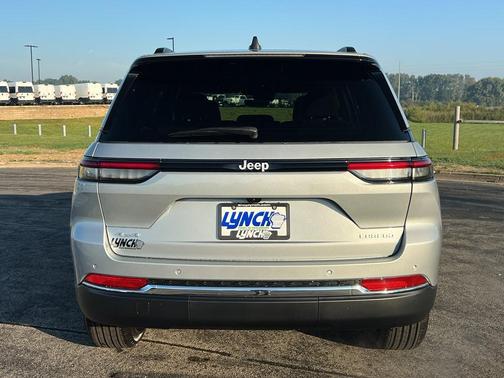 2025 Jeep Grand Cherokee Laredo X