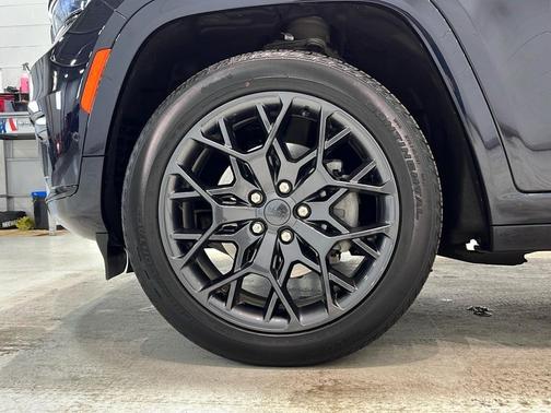 2024 Jeep Grand Cherokee L Summit
