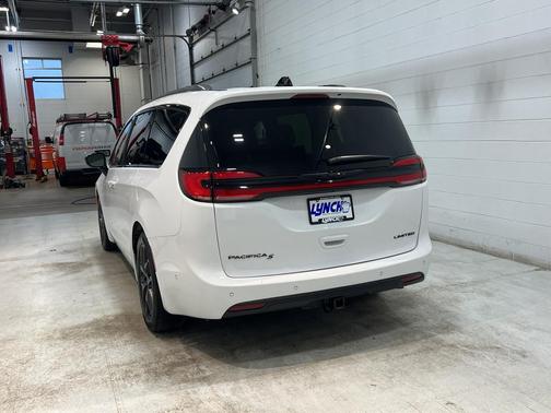 2024 Chrysler Pacifica Limited