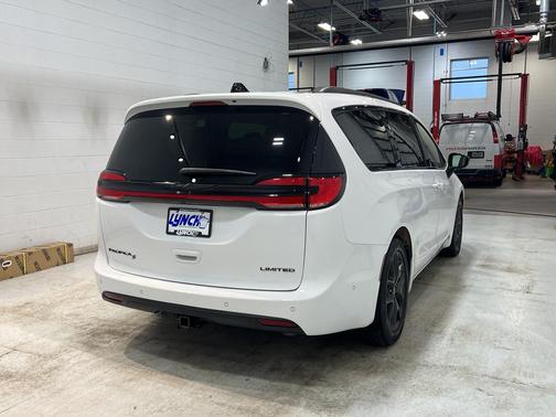 2024 Chrysler Pacifica Limited