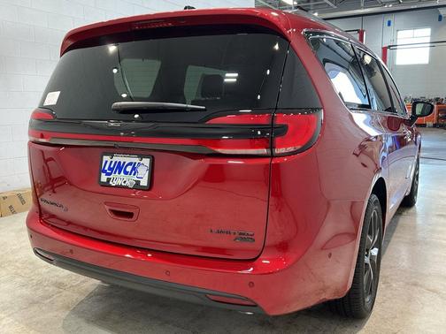 2025 Chrysler Pacifica Limited