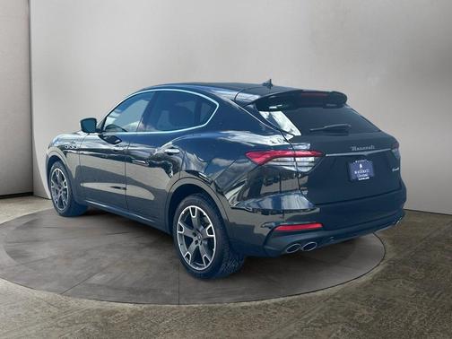 2022 Maserati Levante Modena