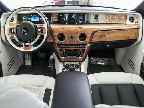 Midnight Blue 2026 Rolls-Royce Phantom