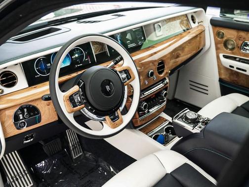 Midnight Blue 2026 Rolls-Royce Phantom