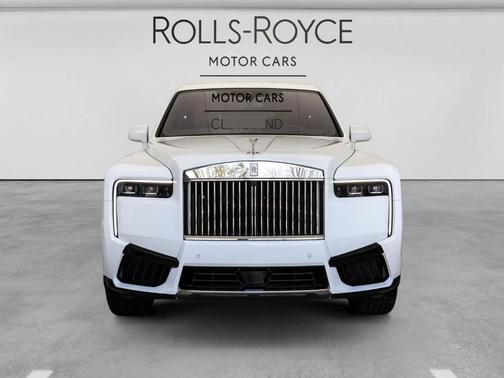 Arctic White 2026 Rolls-Royce Cullinan