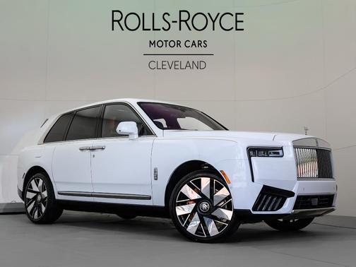 Arctic White 2026 Rolls-Royce Cullinan