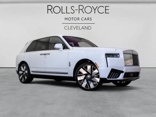 Arctic White 2026 Rolls-Royce Cullinan
