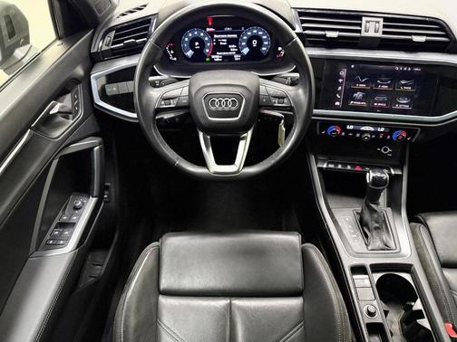 2022 Audi Q3 45 S line Premium
