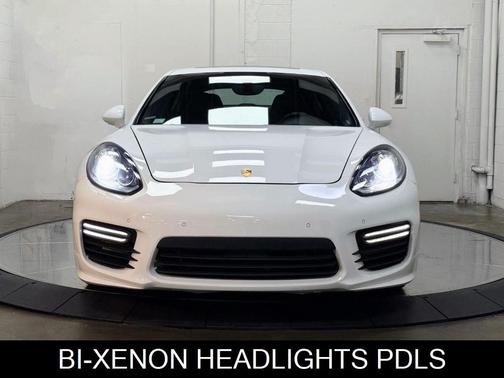 2016 Porsche Panamera GTS