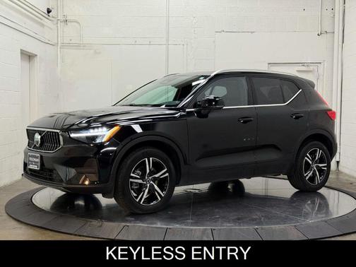 2024 Volvo XC40 CORE THEME