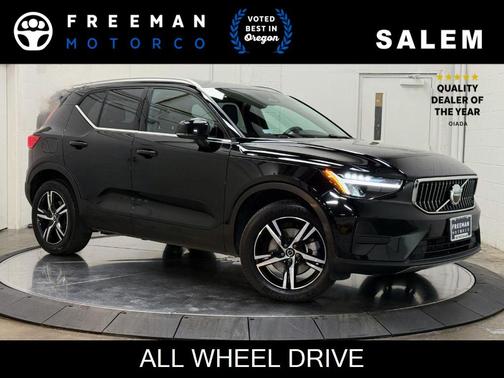 2024 Volvo XC40 CORE THEME