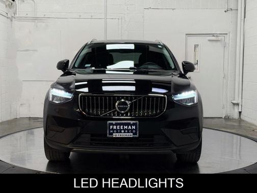 2024 Volvo XC40 CORE THEME