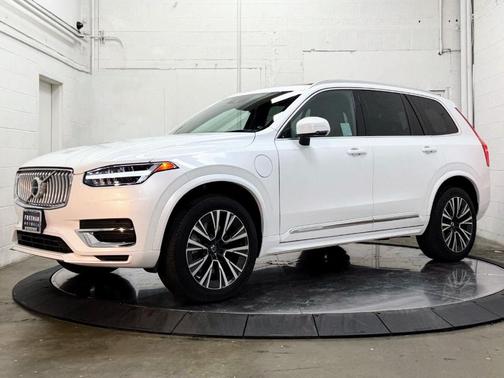 2022 Volvo XC90 Recharge Plug-In Hybrid T8 Inscription Expression 7 Passenger