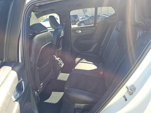 2020 Volvo XC40 T5 R-Design