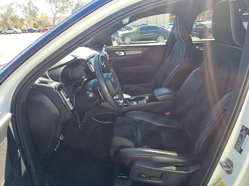 2020 Volvo XC40 T5 R-Design