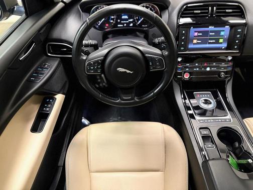 2017 Jaguar XE 35t Premium