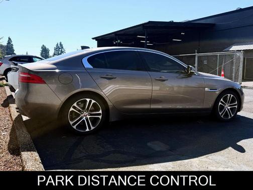 2017 Jaguar XE 35t Premium