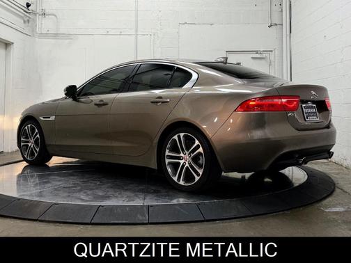 2017 Jaguar XE 35t Premium