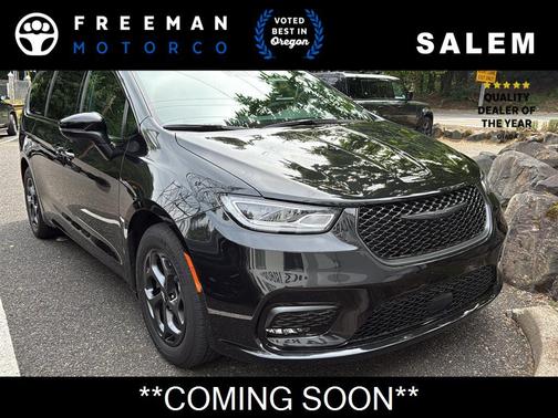 2023 Chrysler Pacifica Hybrid Touring L