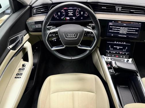 2022 Audi e-tron Premium
