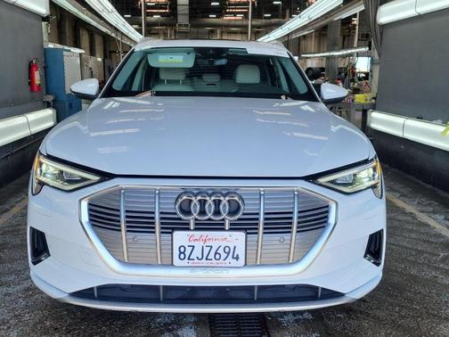 2022 Audi e-tron Premium