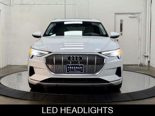 2022 Audi e-tron Premium