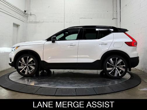 2022 Volvo XC40 Recharge Pure Electric P8 Twin Ultimate